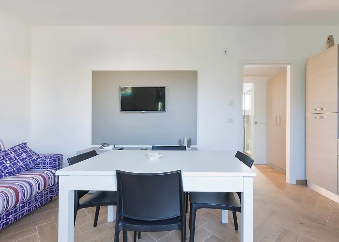 Absolute Apartment