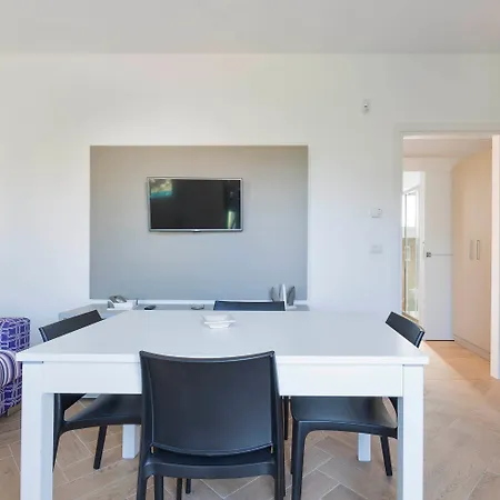 Absolute Apartment
